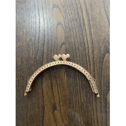 By Aynur Kos Kalp Detaylı Gold Çanta Klipsi / Bursu 12,5 cm