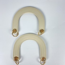 By Aynur Kos Beyaz Suni Deri Halka Detaylı Çanta Sapı 17x15x3 cm